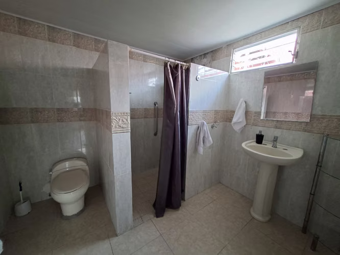 Casa en Venta en Chanis | 3 Habitaciones, 2 Baños, Terraza Delantera  y Estacionamiento Techado - Imagen 8
