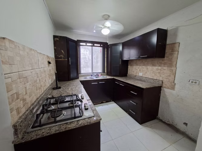 Casa en Venta en Chanis | 3 Habitaciones, 2 Baños, Terraza Delantera  y Estacionamiento Techado - Imagen 3