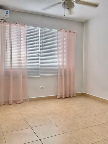 Se alquila linda casa en Brisas del Golf
