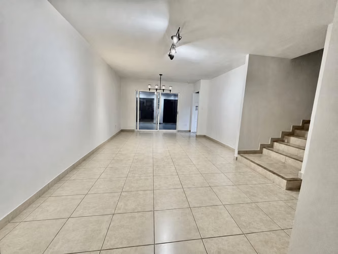 Se alquila linda casa en Brisas del Golf