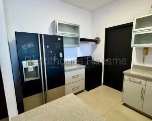 Venta de Apartamento con 94m2 en San Francisco PH Famagosta 27-1665SR - Imagen 13