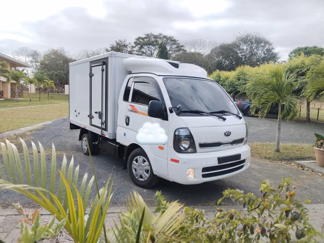 2019 KIA BONGO III (K2700 Version moderna) REFRIGERADO DE FÁBRICA