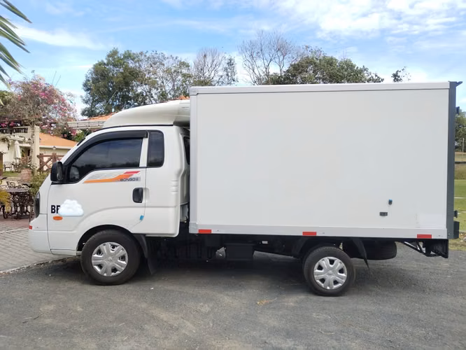 2019 KIA BONGO III (K2700 Version moderna) REFRIGERADO DE FÁBRICA