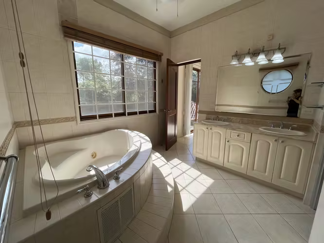 Casa en Camino de Cruces - 860 m² de dos niveles y amplia piscina - Imagen 13
