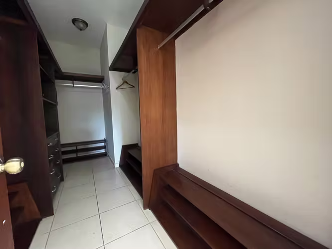 Casa en Camino de Cruces - 860 m² de dos niveles y amplia piscina - Imagen 15