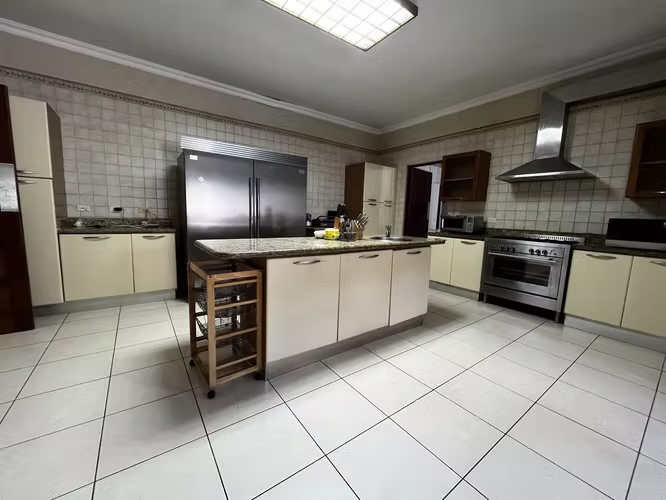 Casa en Camino de Cruces - 860 m² de dos niveles y amplia piscina - Imagen 9