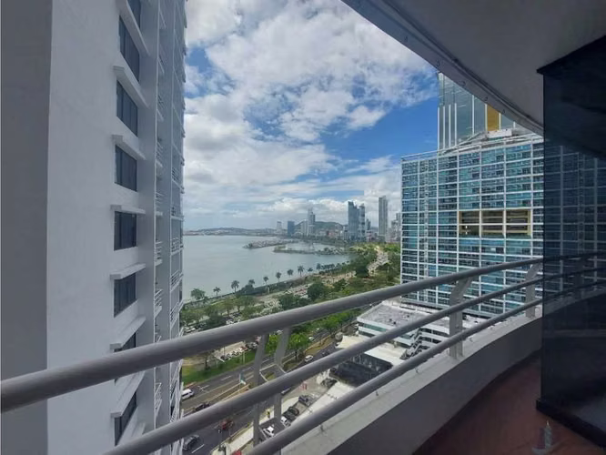 ! Apartamento en Avenida Balboa I con balcón y vista al mar - Imagen 2