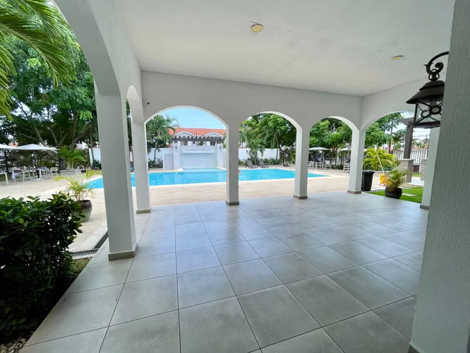 CASA EN ALQUILER EN VERSALLES CON PATIO Y JARDIN - Imagen 19