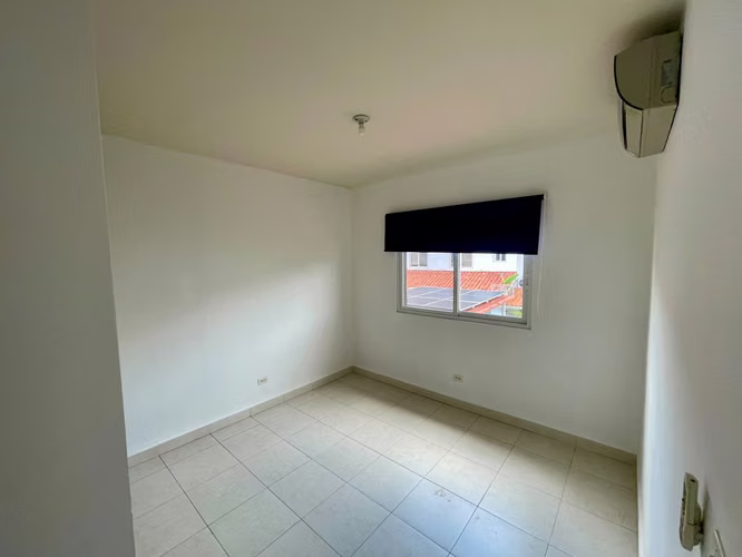 CASA EN ALQUILER EN VERSALLES CON PATIO Y JARDIN - Imagen 10