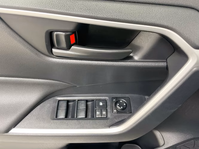 TOYOTA RAV4 - 2025 - RAX - Automarket - Imagen 4