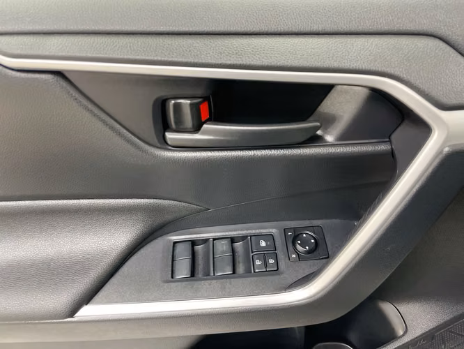 TOYOTA RAV4 - 2025 - RAX - Automarket - Imagen 4