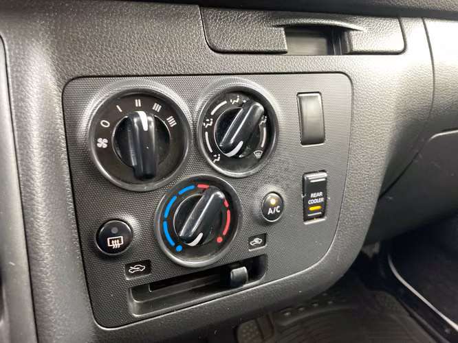 NISSAN URVAN - 2024 - HUX - Automarket - Imagen 9
