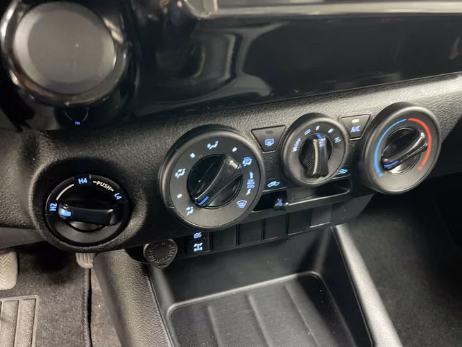 TOYOTA HILUX - 2025 - PPHX - Automarket