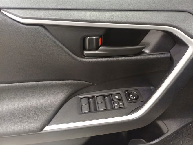 TOYOTA RAV4 - 2025 - RAX - Automarket - Imagen 4