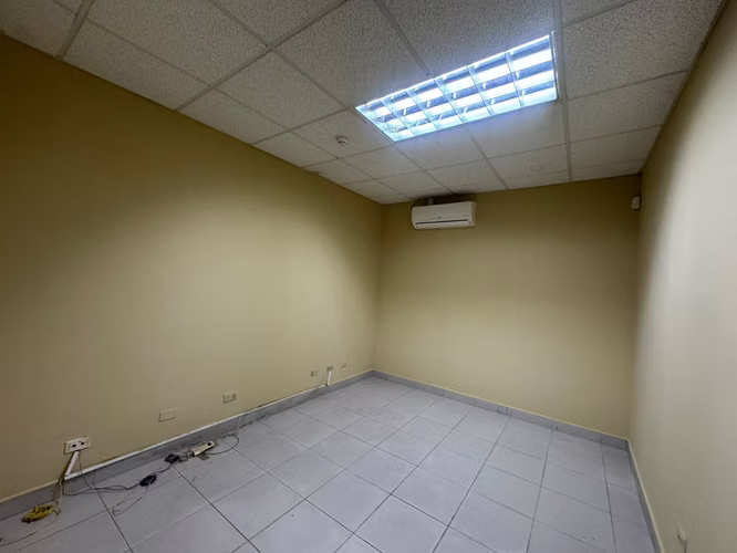 Venta de Oficina en El Carmen, Bella Vista | 690 m² de Construcción y 11 Estacionamientos - Imagen 14