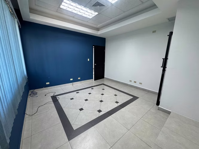 Venta de Oficina en El Carmen, Bella Vista | 690 m² de Construcción y 11 Estacionamientos - Imagen 5