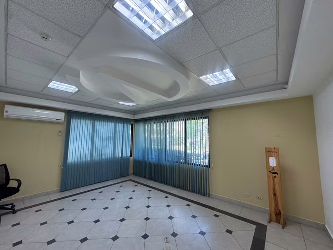 Venta de Oficina en El Carmen, Bella Vista | 690 m² de Construcción y 11 Estacionamientos - Imagen 11