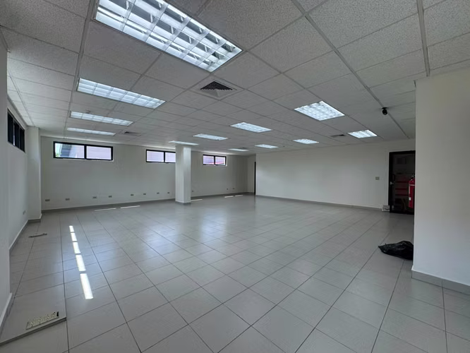 Venta de Oficina en El Carmen, Bella Vista | 690 m² de Construcción y 11 Estacionamientos - Imagen 9