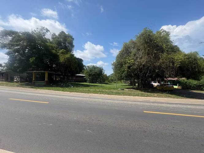VENDO TERRENO COMERCIAL LA MITRA LA CHORRERA