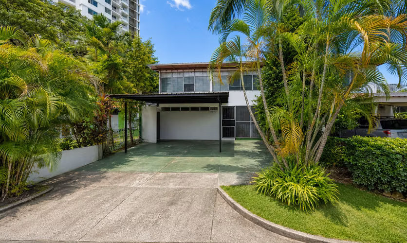 Venta de Casa en El Carmen, Bella Vista, 395m2 de terreno y construcción de 220m2