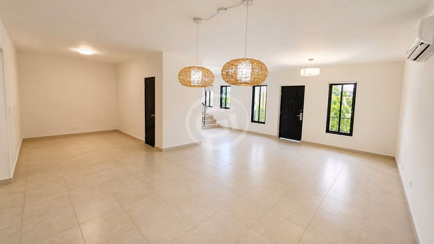 Venta Casa Embassy Club TownHome Cerca Area Social Clayton - Imagen 5