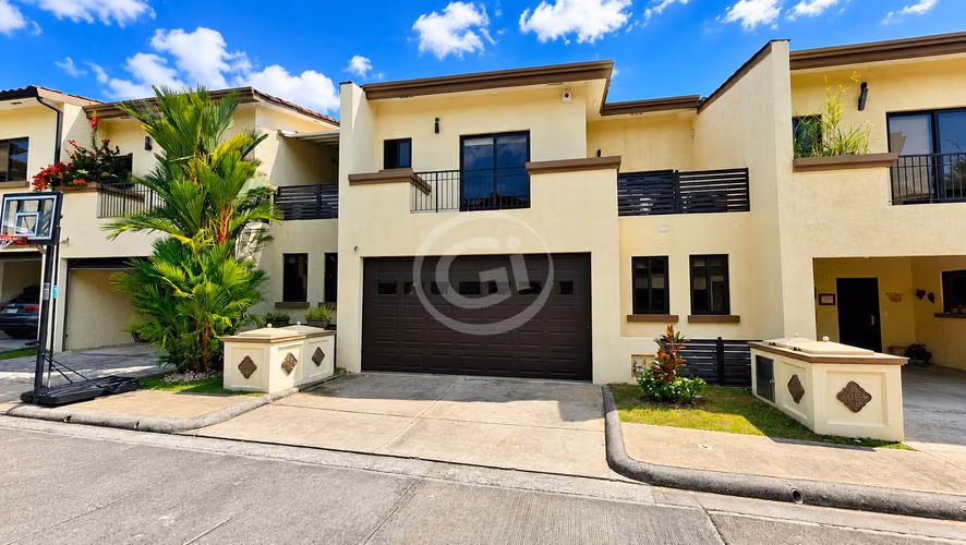 Venta Casa Embassy Club TownHome Cerca Area Social Clayton - Imagen 11