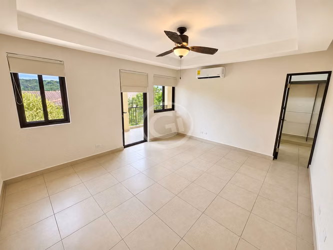 Venta Casa Embassy Club TownHome Cerca Area Social Clayton - Imagen 13