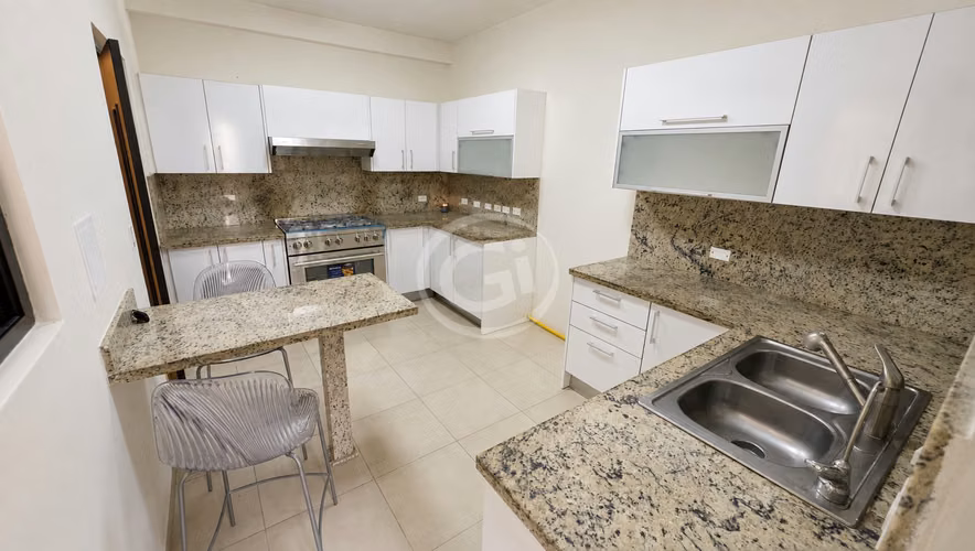 Venta Casa Embassy Club TownHome Cerca Area Social Clayton - Imagen 7