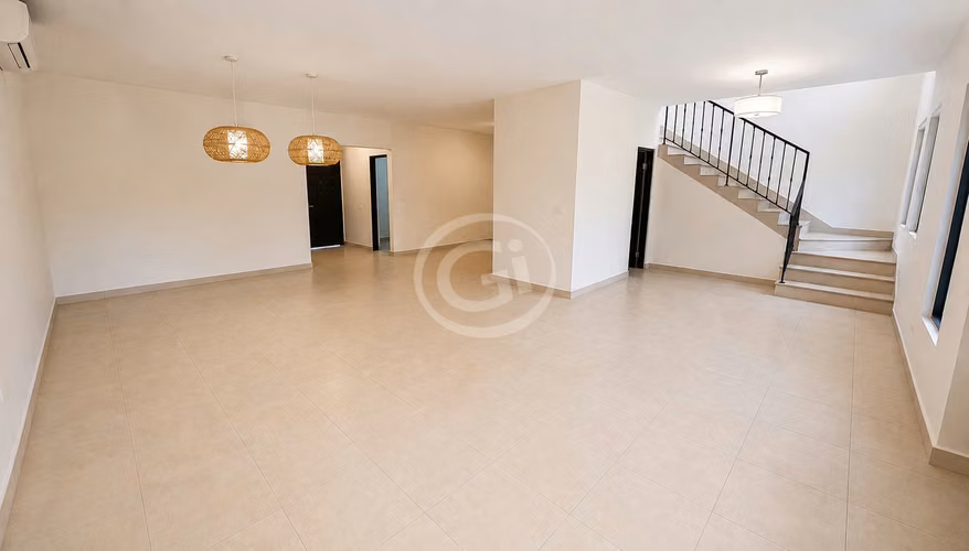 Venta Casa Embassy Club TownHome Cerca Area Social Clayton - Imagen 4