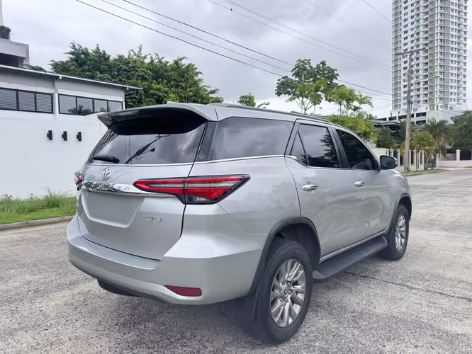 Toyota Fortuner 2023 SRV - Imagen 4