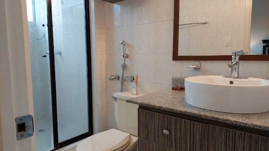 Alquiler de apartamento amoblado - Imagen 6