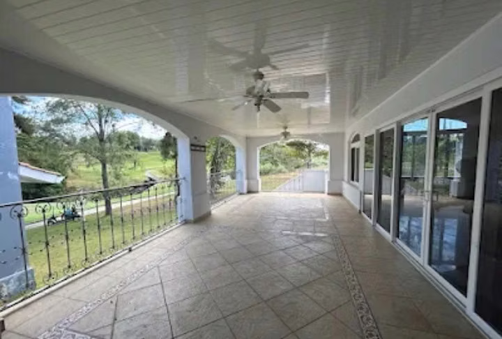 Venta – Casa en Club de Golf de Panamá, Brisas del Golf