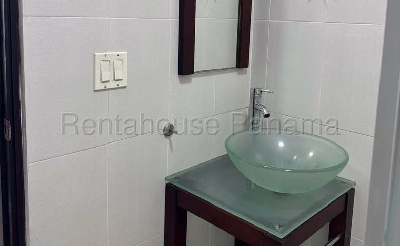 Se vende hermoso LOFT de 121 mts en El Cangrejo - Imagen 17