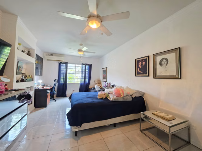 VENTA DE CASA EN URB. CASTILLA DE ORO, ALTOS DE PANAMA - Imagen 9