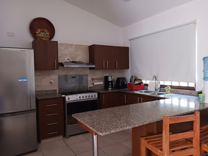 Casa amoblada 3 Recamaras 2 baños La Ermita San Carlos. Cerca de la Playa Residencial privado - Imagen 7