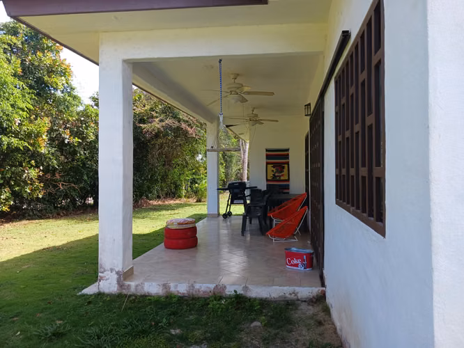 Casa amoblada 3 Recamaras 2 baños La Ermita San Carlos. Cerca de la Playa Residencial privado - Imagen 2