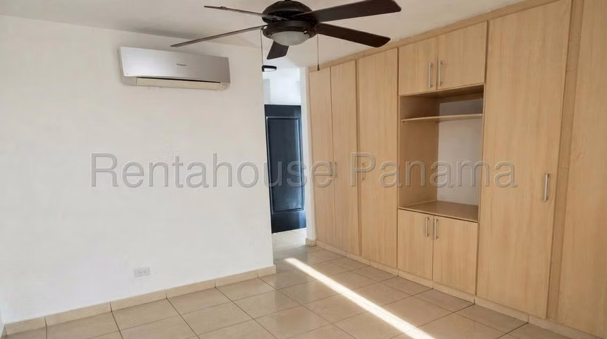 J1572GRR Alquiler de Apartamento en Las Loma