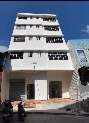 ALQUILO LOCAL COMERCIAL EN EL CASCO ANTIGUO - Imagen 1