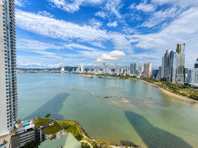 Venta de apartamento con vista al mar en Punta Paitilla - Imagen 2