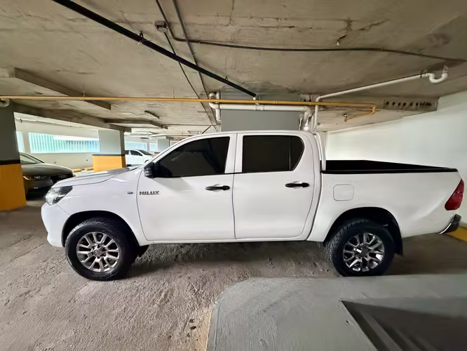 Toyota Hilux 2019 4x4 Manual  Nunca Chocada | Con Extras | Impecable