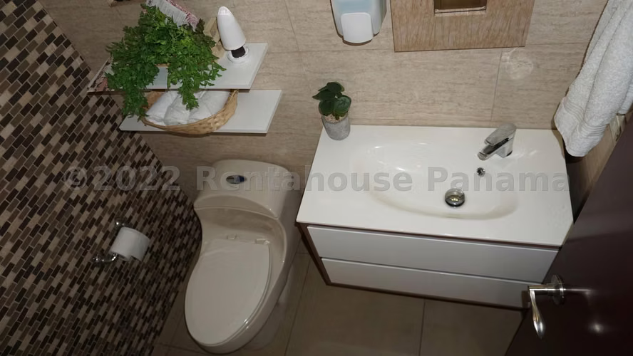 VENDO Casa de ESQUINA en Ph Olympus.340m2 lote - Imagen 9