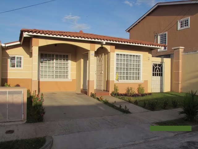 Venta de Casa en Villas de Cantabria DE ESQUINA NEGOCIABLE 220mtrs