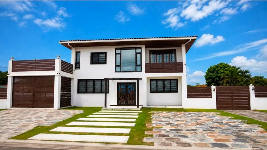 Alquiler o venta casa en exclusivo Club de Golf