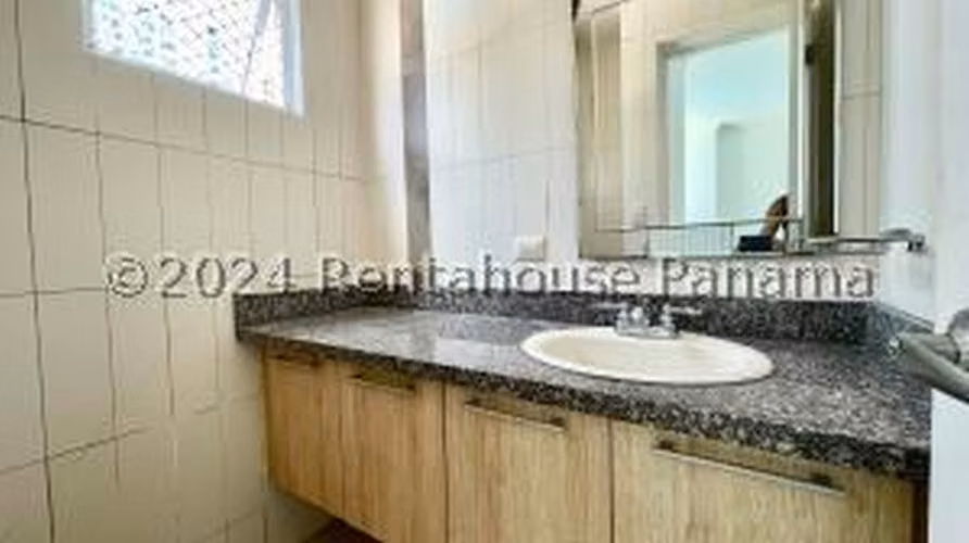 27-1757RGG San Francisco apartamento VENTA 205m2 $1,540 x m2. Contáctenos si sabe de oportunidad!
