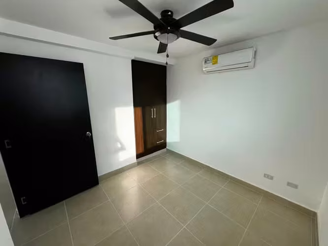 Apartamento en Condado del Rey I con balcon y ubicación estratégica - Imagen 15