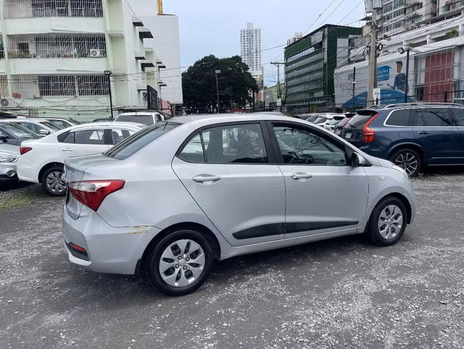 HYUNDAI GRAND I10 2018 AUTOMATICO
