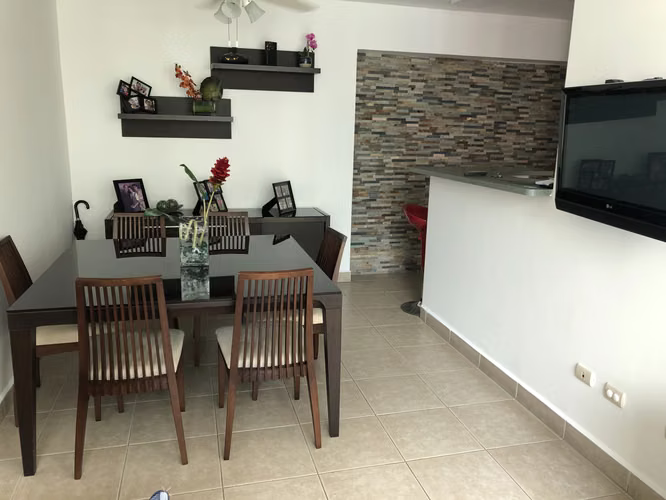 Apto Amoblado 2 Rec/2 Baños en Costa del Este — Vista y Amenidades · $1,150 - Imagen 3