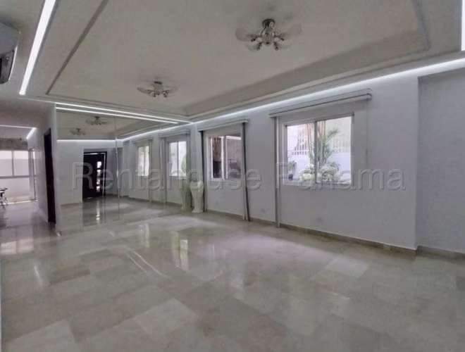 Venta de casa remodelada en Brisas del Golf, 300 m², jardín y terraza  26mgo6556 - Imagen 7