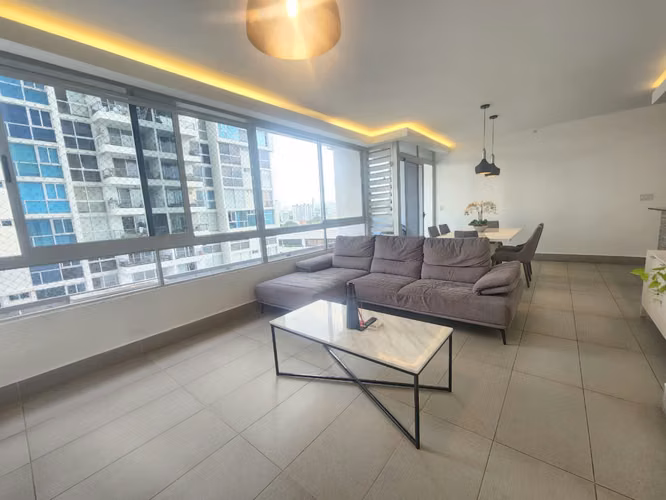 Se alquila apartamento en Vía España - Imagen 7