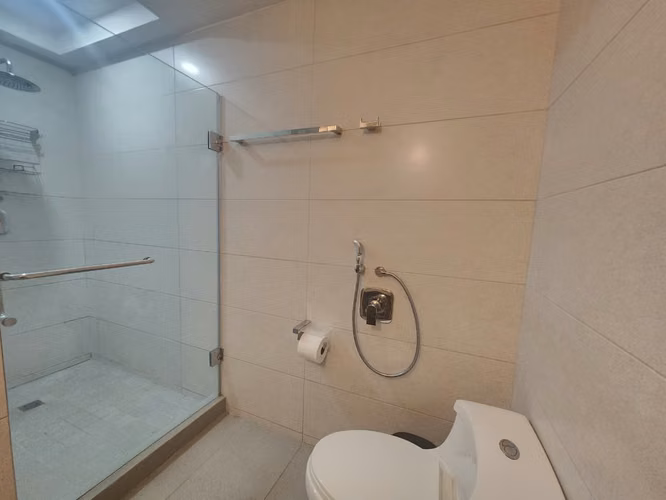 Se alquila apartamento en Vía España - Imagen 13